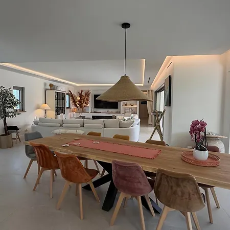 Elegance Villa *